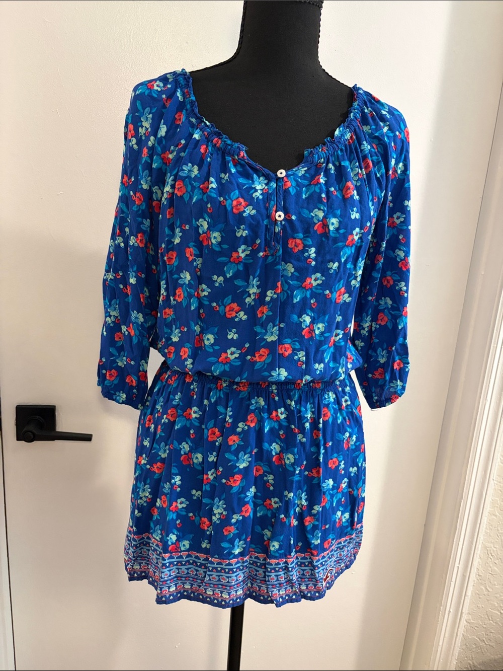 Hollister blue floral mini dress size small lined skirt 3/4 sleeve elastic waist